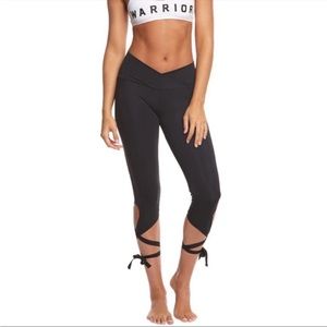 ONZIE Ballerina Capri Leggings